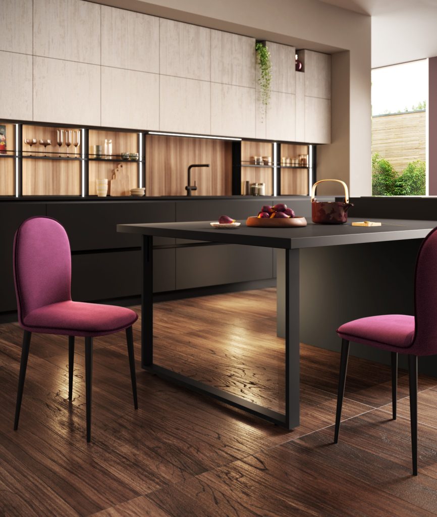 Tavolo penisola nero con sedie fucsia della cucina Modern & Design Ginevra di Ciao Cucine, backsplash attrezzato effetto legno chiaro