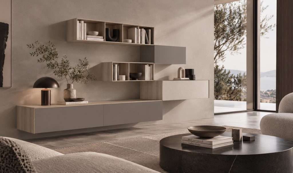Pared equipada del salón Diamante con bases y estantes suspendidos color arena, sofá claro y ventanal al jardín